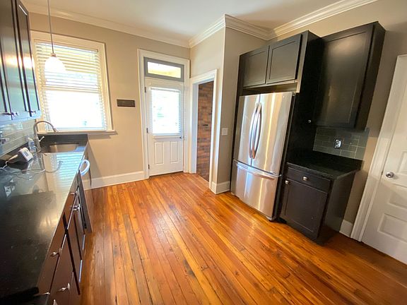 4th image of 634 Neil Ave #634
