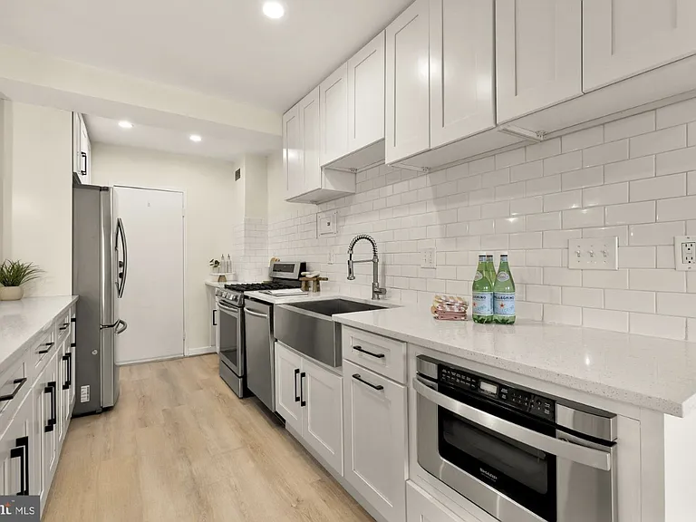 4201 Cathedral Ave NW #1009 — Photo 12
