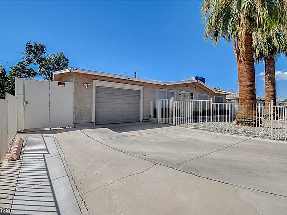 3rd image of 1016 Monticello Dr