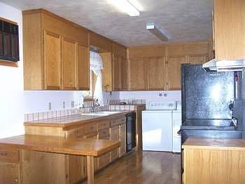 4th image of 706 N Jennifer Ln