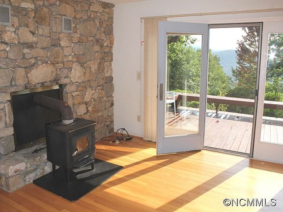 4th image of 550 Crystal Heights Dr