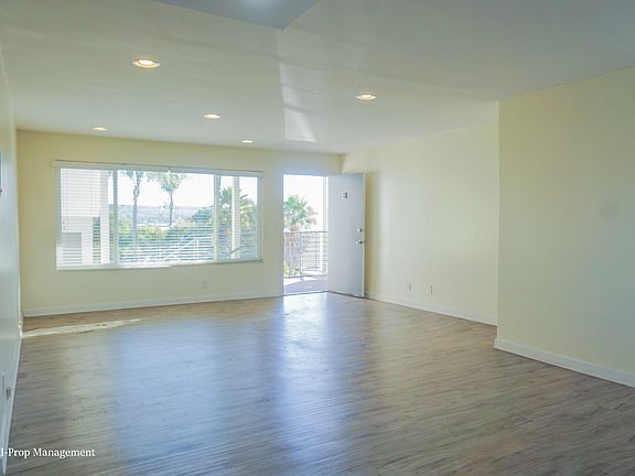 3rd image of 3970 Crown Point Dr #B