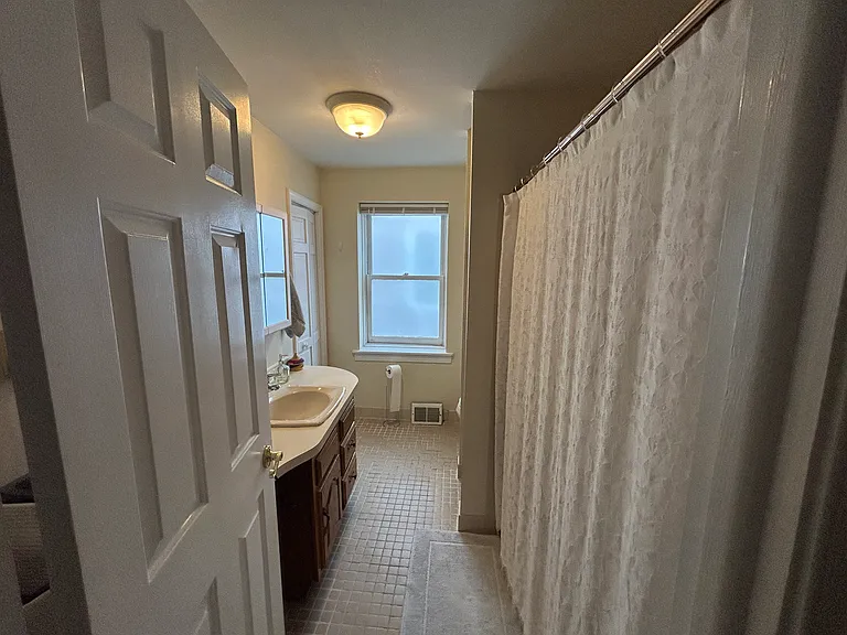 416 E Wildey St — Photo 8