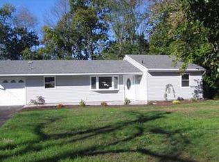 31 Kendall Rd, Kendall Park, NJ 08824