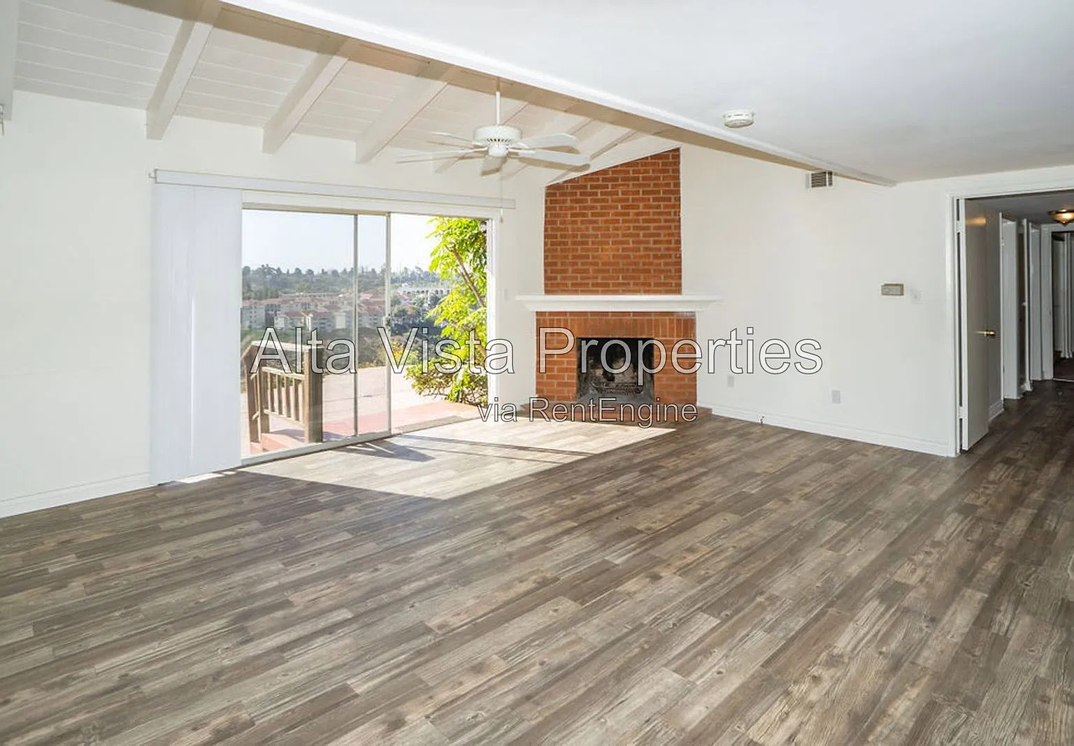 4 bed, 2.0 bath, 1844 sqft, $4,649 — Photo 4