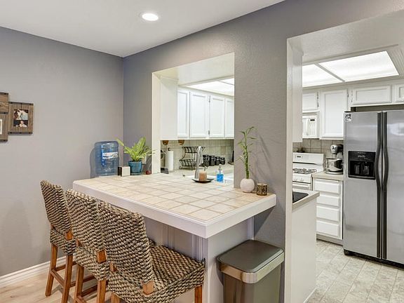 005 - 2662 W. Cameron Ct-000_5191_2_3_4_