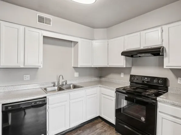 Hidden Hills Apartments