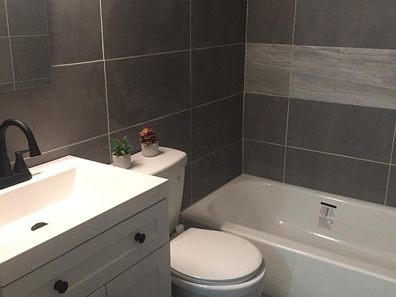 3rd image of 411 Tollis Pkwy APT 139A