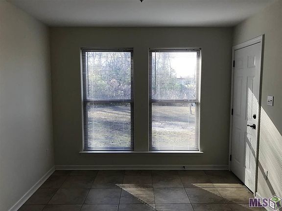 4th image of 1001 W Huey St