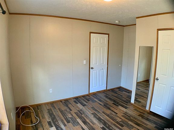 5th image of 37-9 Hubbard Ave #9