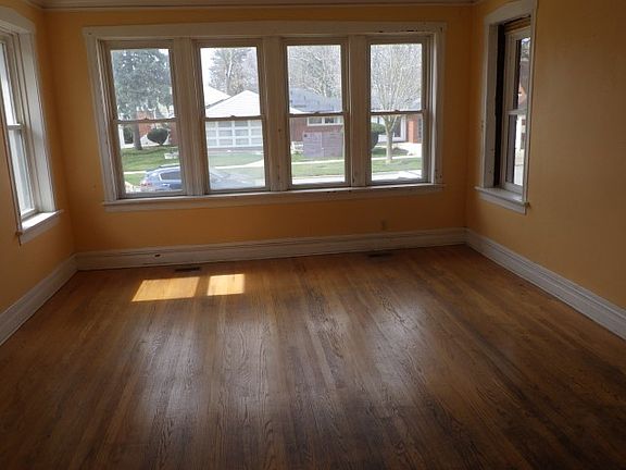 3rd image of 10917 S Wood St