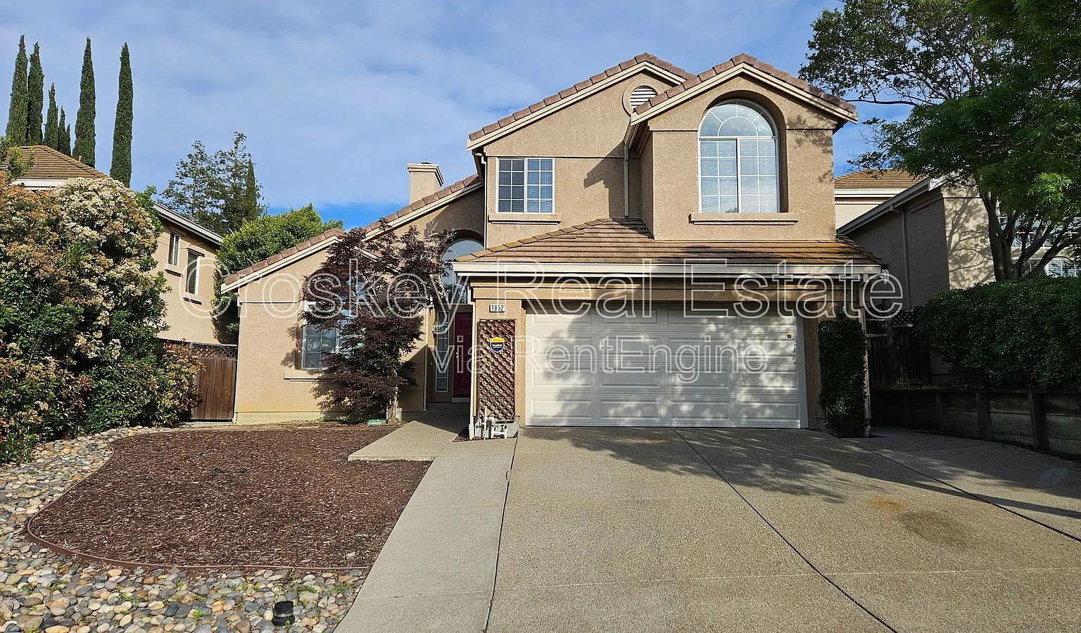 4 bed, 2.5 bath, 1799 sqft, $3,700 — Photo 1