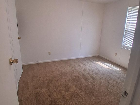 5th image of 139 Speedway Ct