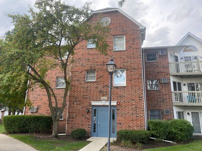 1343 Cunat Ct APT 2B, Lake In The Hills, IL, 60156