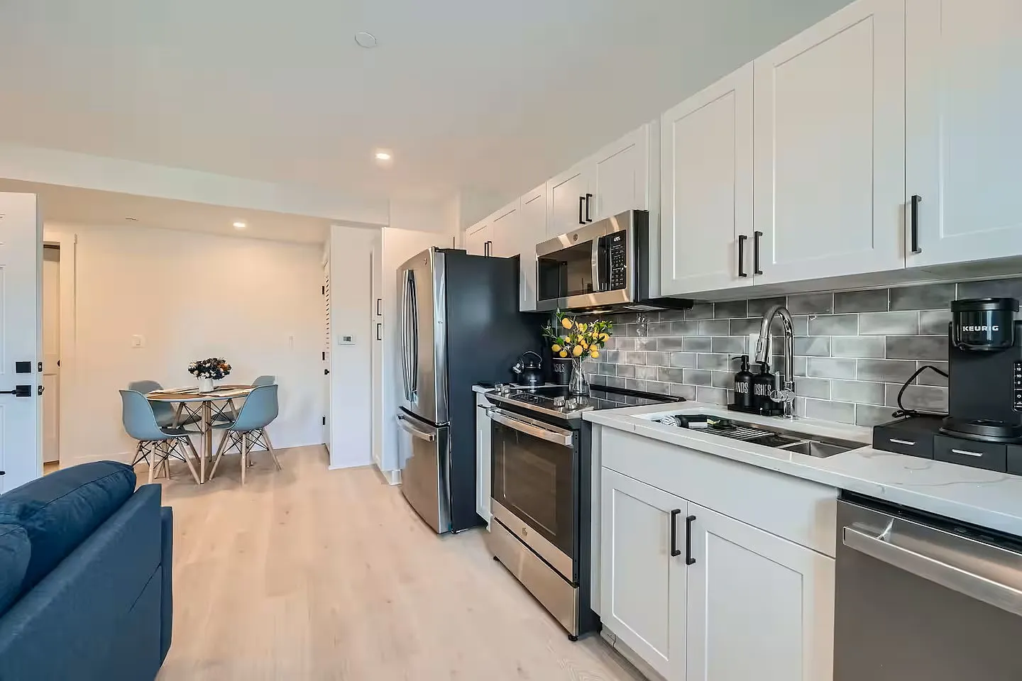 2 bed, 900 sqft, $2,175 — Photo 3