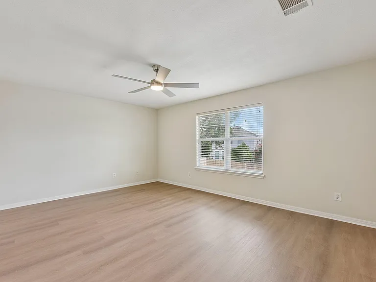 11809 Dunfries Ln — Photo 25