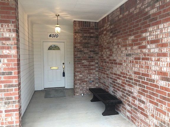 4th image of 4010 Huntington Ln