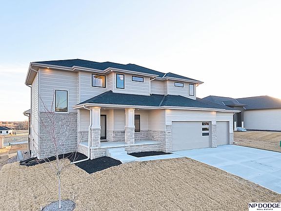 2nd image of 20131 R St