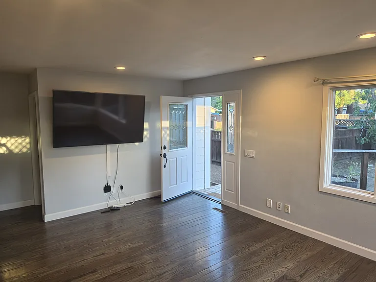 1366 Janet Ln #A — Photo 5
