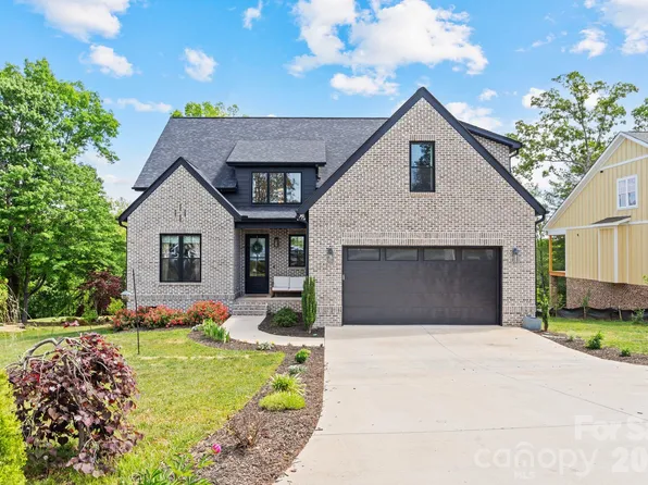 1116 Players Ridge Rd, Hickory, NC 28601