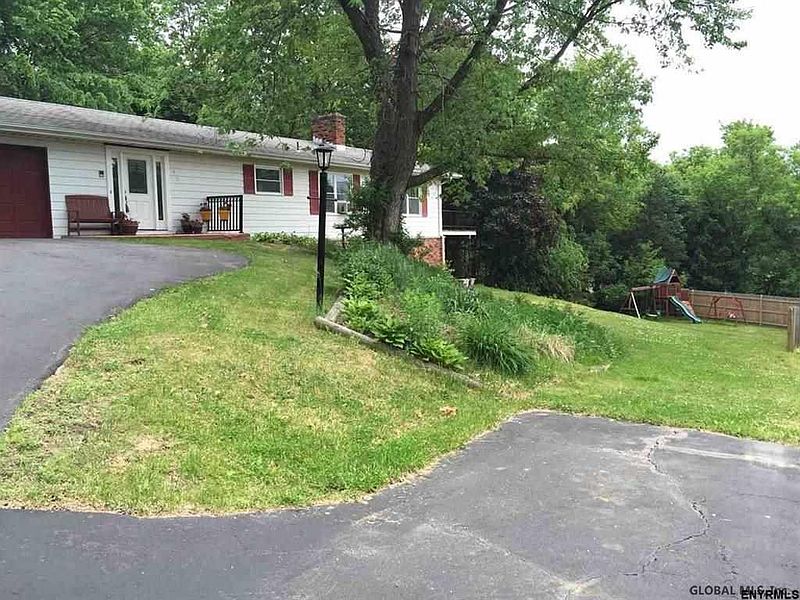 2nd image of 105 VAN LEUVEN Drive
