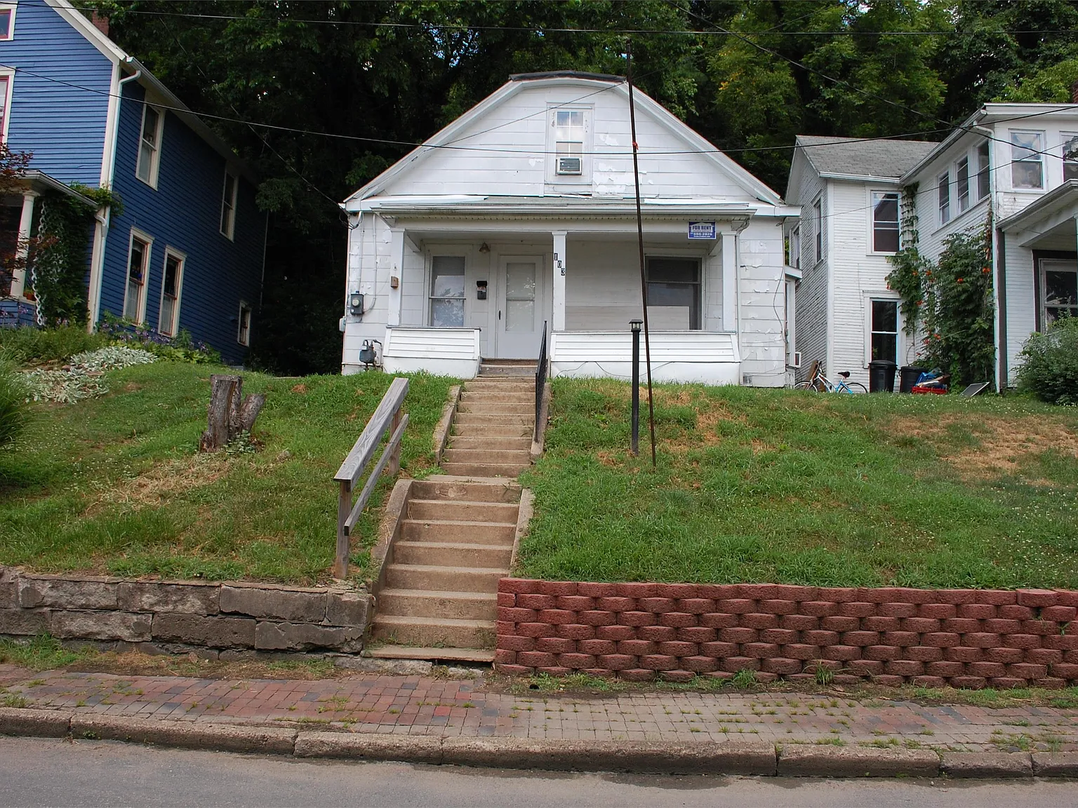 103 Franklin Avenue - Single House — Photo 1