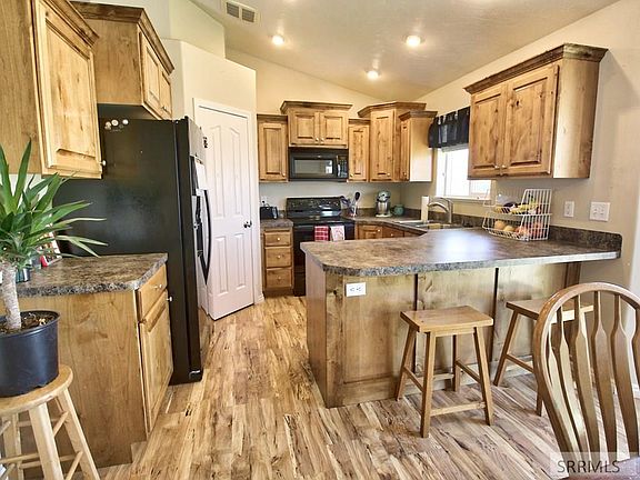 4th image of 3191 E Sweet Briar Dr