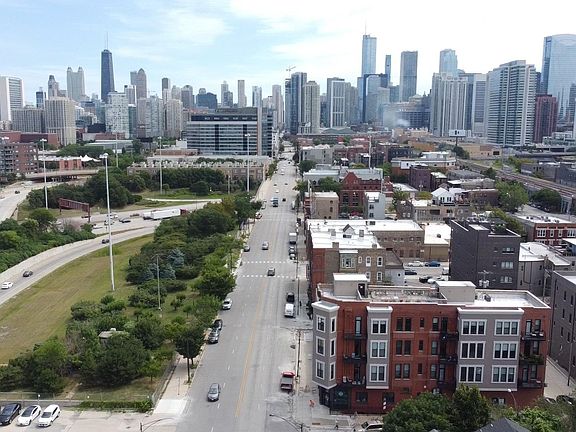 5th image of 1120 W Grand Ave #2