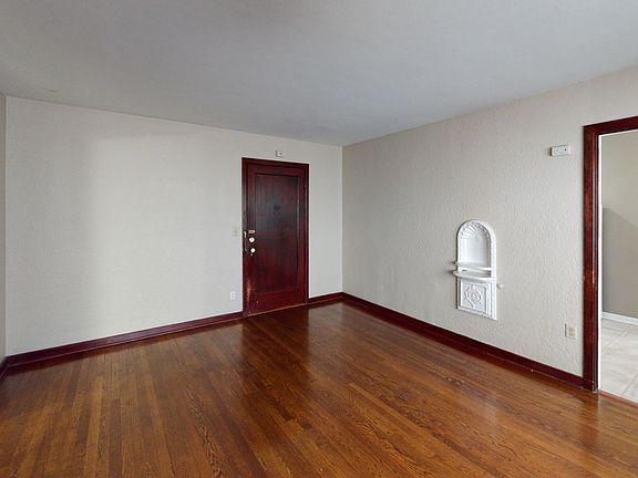 4th image of 527 1st Ave N APT 303
