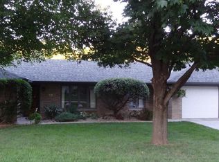 33 Horizon Dr, Council Bluffs, IA 51503