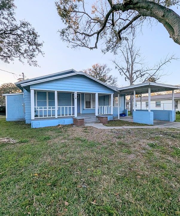 1st image of 718 Pecan Ave