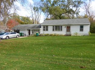 829 Fuller Rd, Gurnee, IL 60031