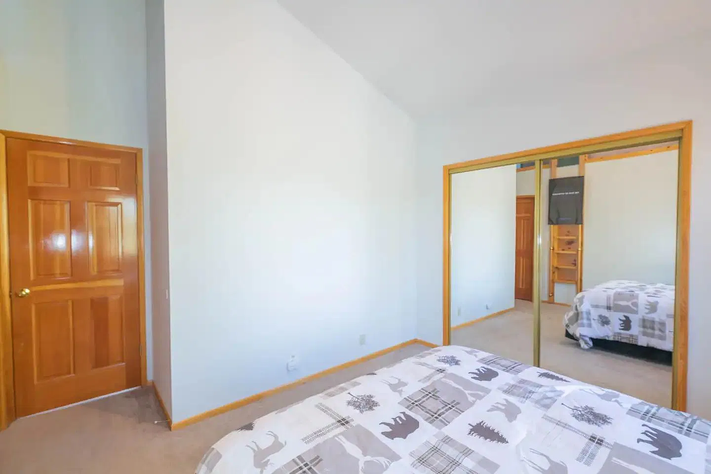 3 bed, 1696 sqft, $3,200 — Photo 3