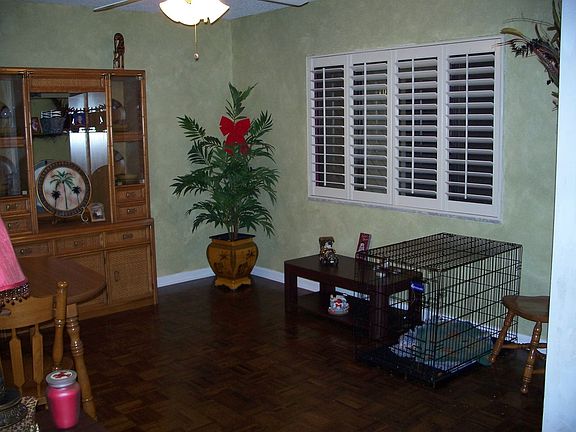 Formal living or dining room