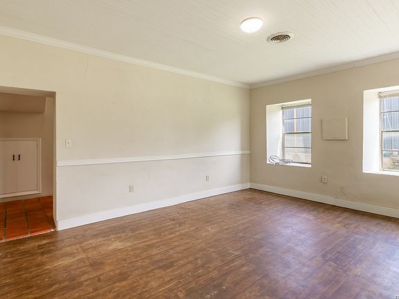 3rd image of 1790 Sattler Rd