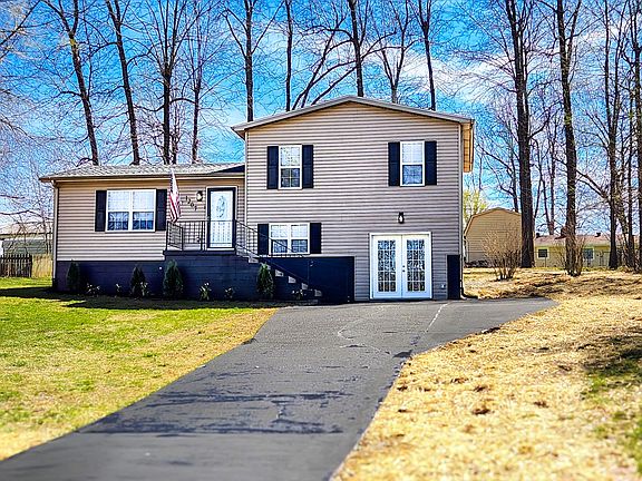 2nd image of 1207 Pearl Dr