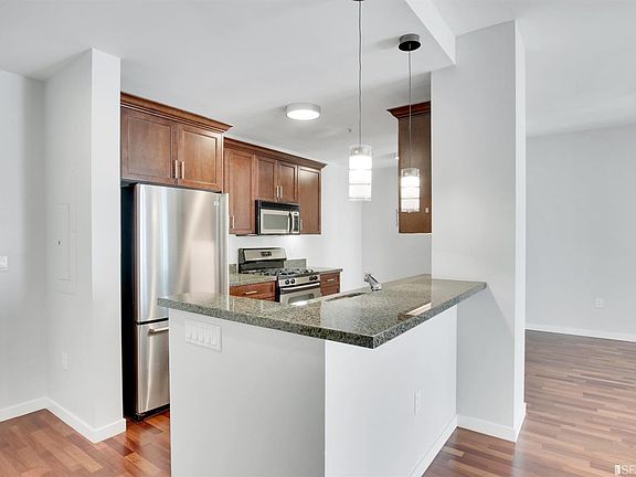 3rd image of 88 Townsend St APT 318