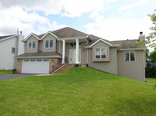 4073 Kensington Way, Rockton, IL 61072