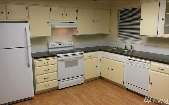 4th image of 50 SE Lupine Ct