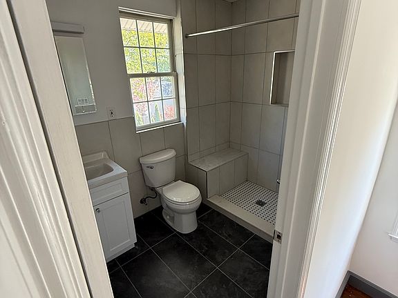 3rd image of 163 Park Ave