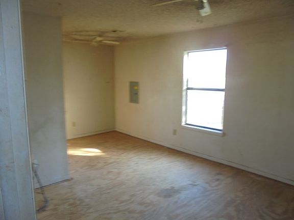 4th image of 12728 NE 37th St