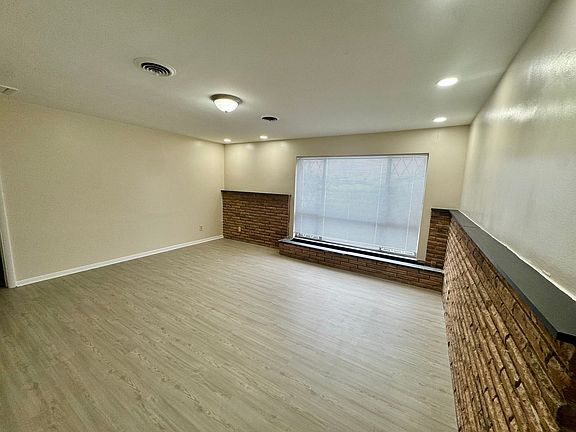 3rd image of 3327 Roosevelt Blvd #3329