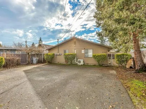 449 SW I St #B, Grants Pass, OR 97526