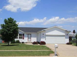 6040 Robinwood Ln, Marion, IA 52302