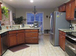 1684 Northwest Dr, Des Moines, IA 50310