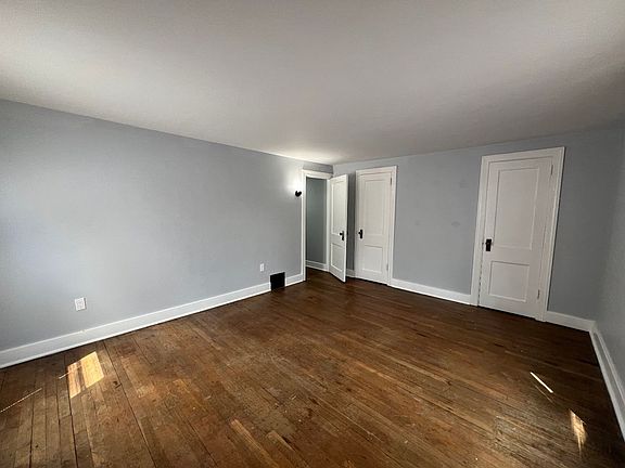 4th image of 619 Market St