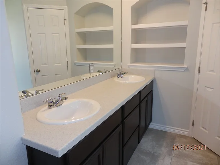 7505 Loyd Neal — Photo 10