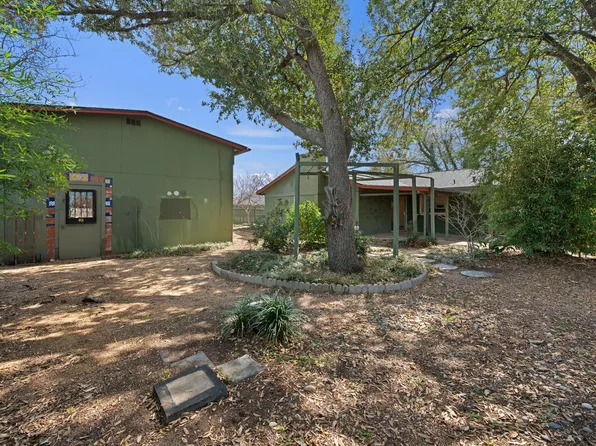 1400 Summit Cir, Taylor, TX 76574