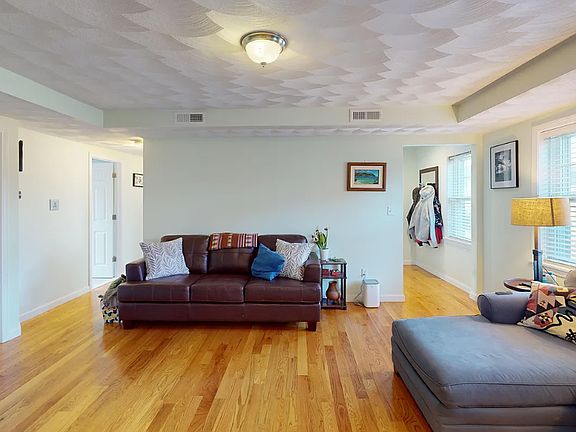 5th image of 55 Cherry St Unit 3