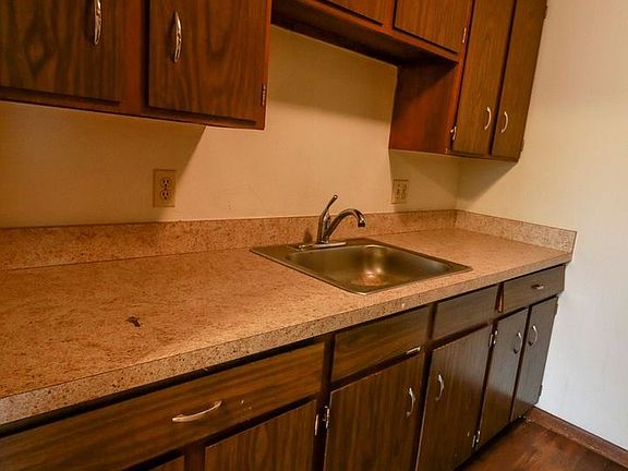 5th image of 700 Fremont St APT 1